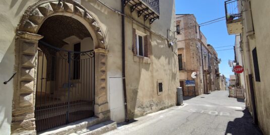 Bilocale in palazzo storio, Via F. lli Bandiera, Ferrandina (MT)