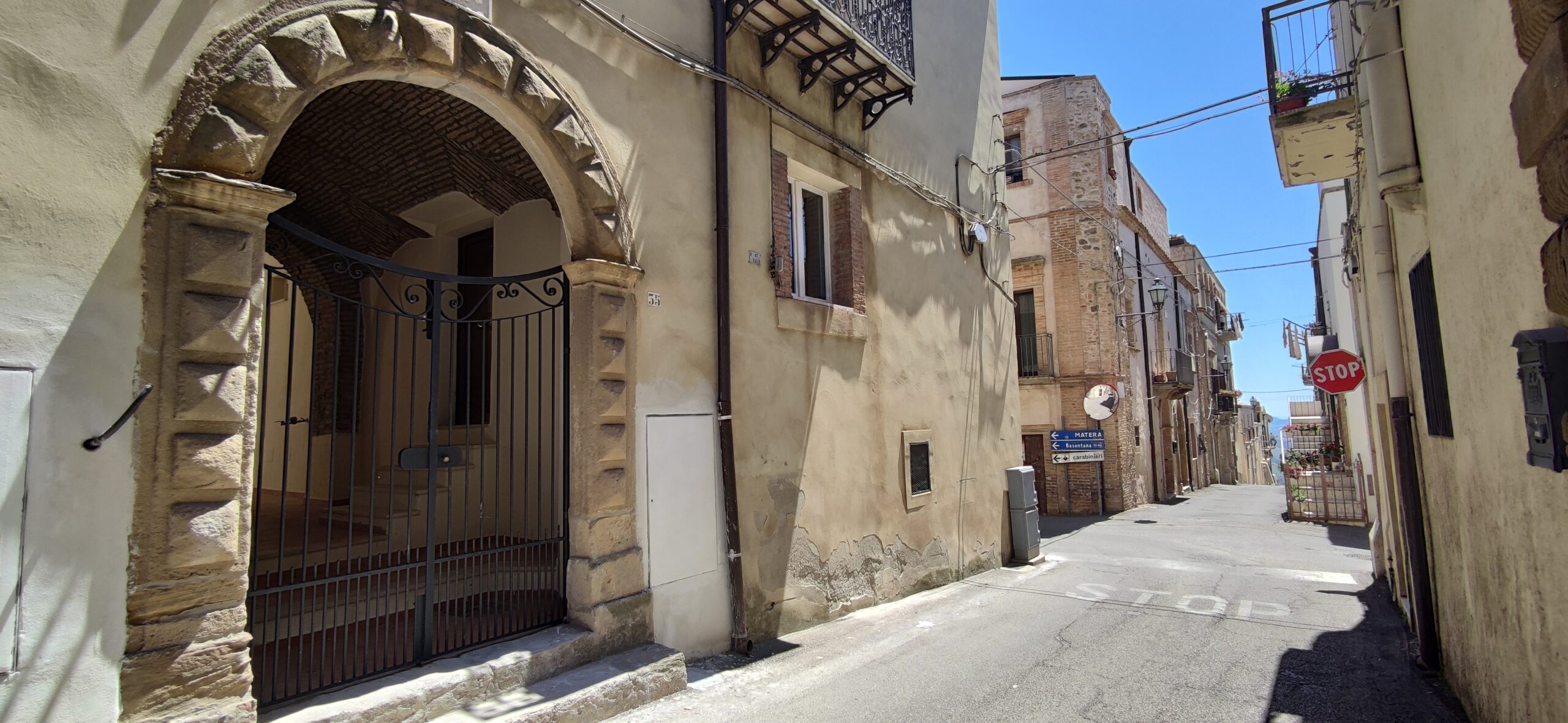 Bilocale in palazzo storio, Via F. lli Bandiera, Ferrandina (MT)